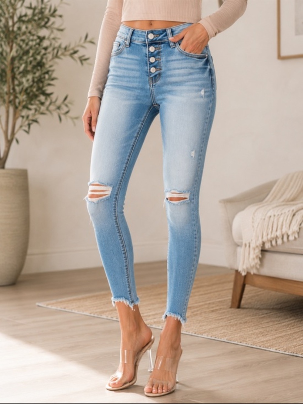 KanCan Light Wash Distressed Button Fly Skinny Jeans Stretchy Denim
